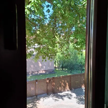 Διαμέρισμα Gemuetliches 1-zimmer-appartment Mit Balkon *